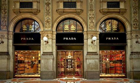 prada produce solo in italia|prada company.